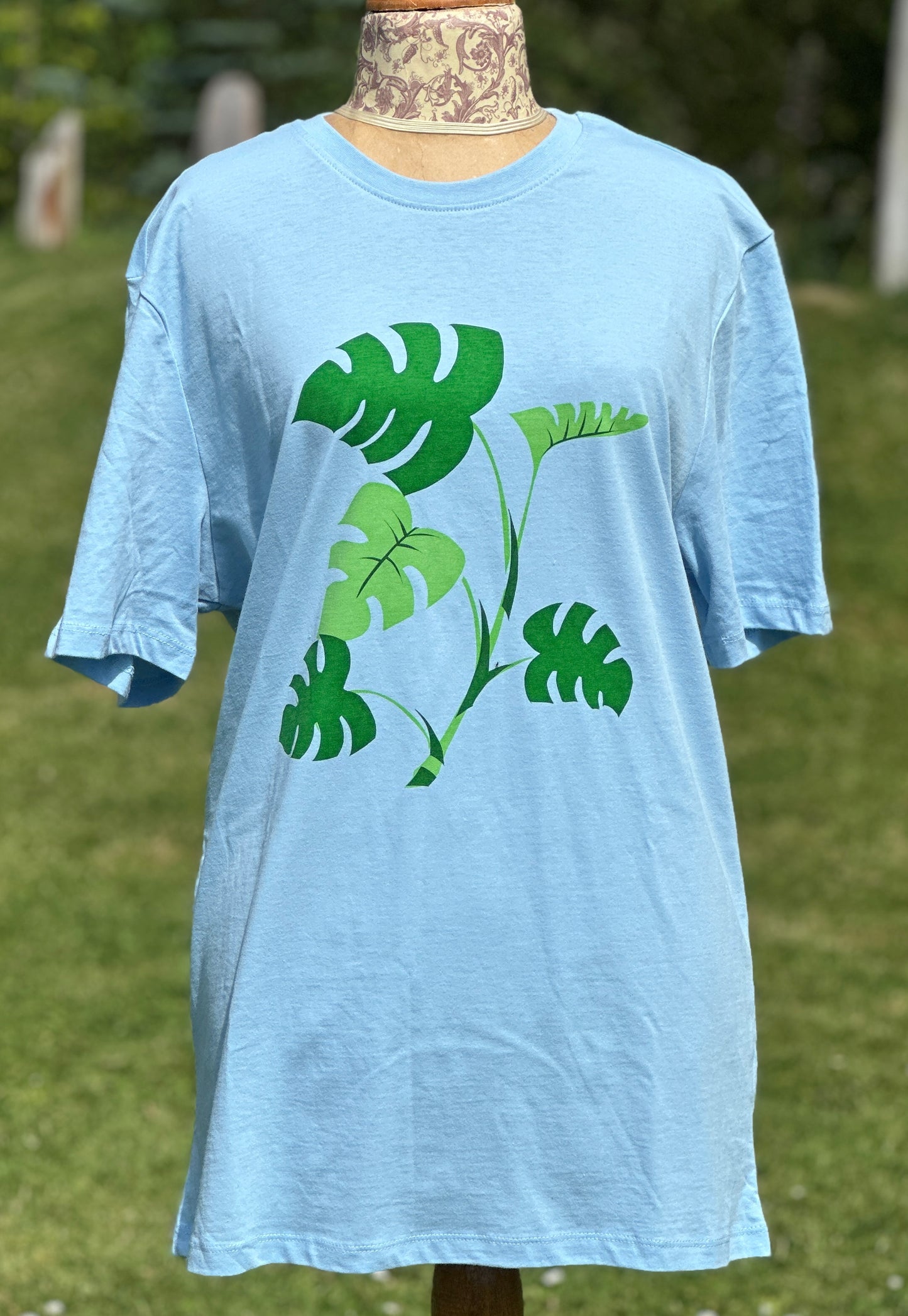 Monstera Mens light blue  short sleeved T-shirt size L